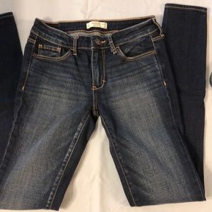 Abercrombie & Fitch skinny jeans.